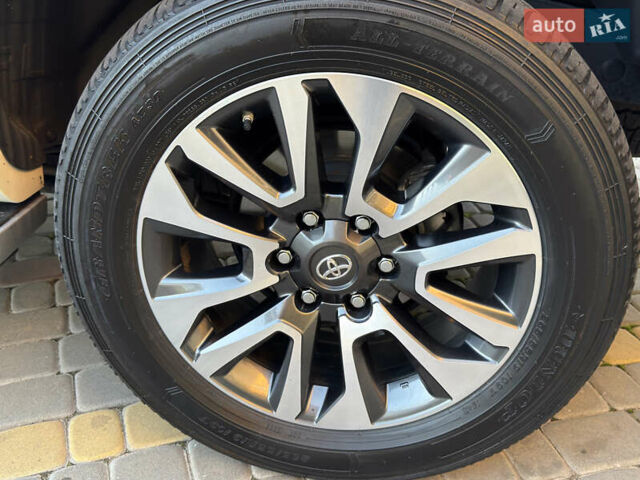 Белый Тойота Ленд Крузер Прадо, объемом двигателя 3.96 л и пробегом 80 тыс. км за 47500 $, фото 8 на Automoto.ua