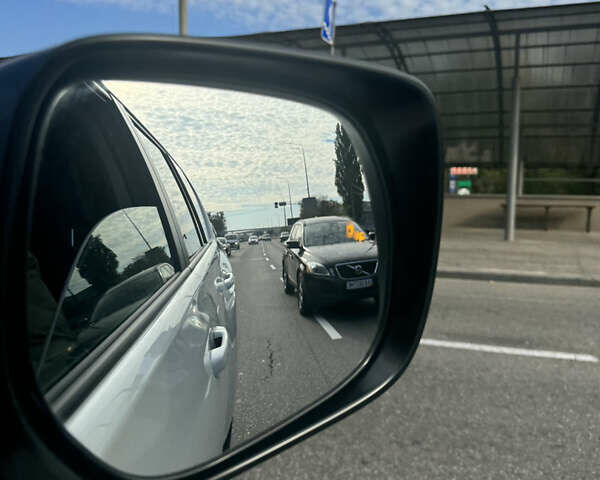 Белый Тойота Ленд Крузер Прадо, объемом двигателя 4 л и пробегом 22 тыс. км за 54999 $, фото 25 на Automoto.ua