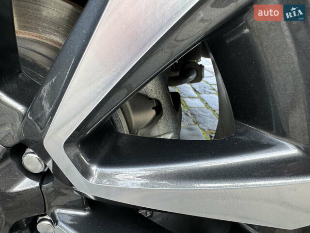 Белый Тойота Ленд Крузер Прадо, объемом двигателя 4 л и пробегом 22 тыс. км за 54999 $, фото 29 на Automoto.ua