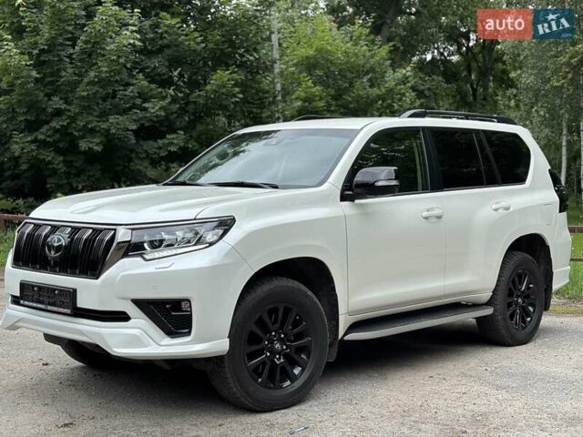 Тойота Ленд Крузер Прадо 2021 в Сумах на Automoto.ua Белый Тойота Ленд Крузер Прадо, объемом двигателя 3.96 л и пробегом 45 тыс. км за 53499 $, фото 13 на Automoto.ua