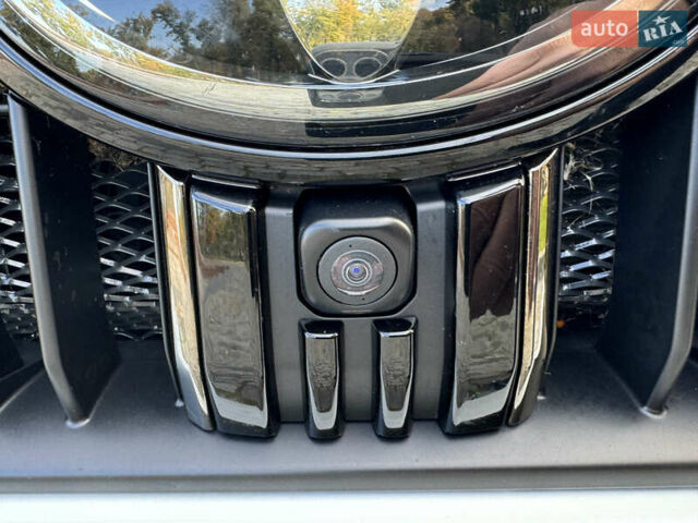 Белый Тойота Ленд Крузер Прадо, объемом двигателя 4 л и пробегом 22 тыс. км за 54999 $, фото 36 на Automoto.ua