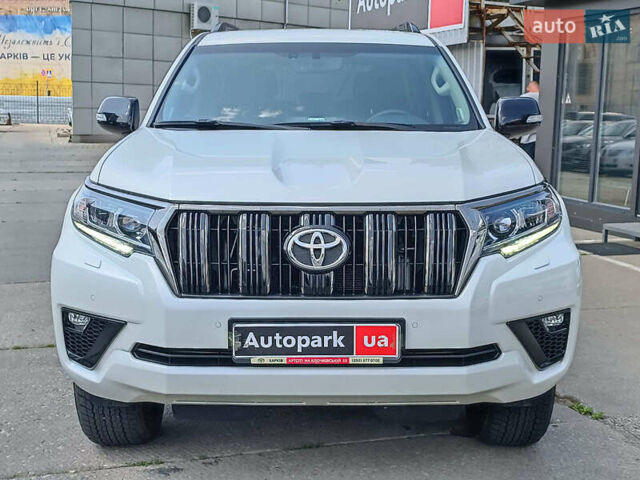 Белый Тойота Ленд Крузер Прадо, объемом двигателя 4 л и пробегом 46 тыс. км за 42990 $, фото 3 на Automoto.ua