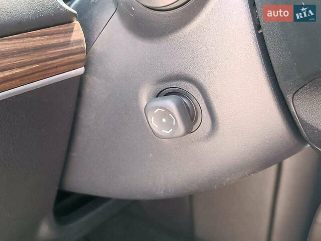 Белый Тойота Ленд Крузер Прадо, объемом двигателя 4 л и пробегом 46 тыс. км за 42990 $, фото 22 на Automoto.ua