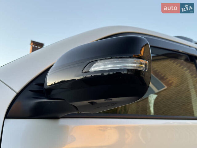 Белый Тойота Ленд Крузер Прадо, объемом двигателя 3.96 л и пробегом 80 тыс. км за 47500 $, фото 30 на Automoto.ua