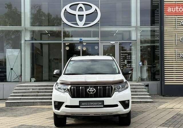 Белый Тойота Ленд Крузер Прадо, объемом двигателя 3.96 л и пробегом 78 тыс. км за 43500 $, фото 4 на Automoto.ua