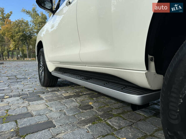 Белый Тойота Ленд Крузер Прадо, объемом двигателя 4 л и пробегом 22 тыс. км за 54999 $, фото 47 на Automoto.ua