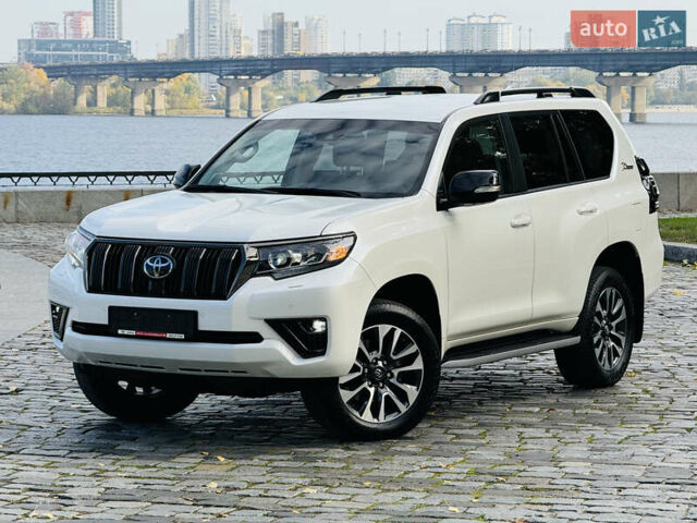 Белый Тойота Ленд Крузер Прадо, объемом двигателя 4 л и пробегом 22 тыс. км за 54999 $, фото 12 на Automoto.ua