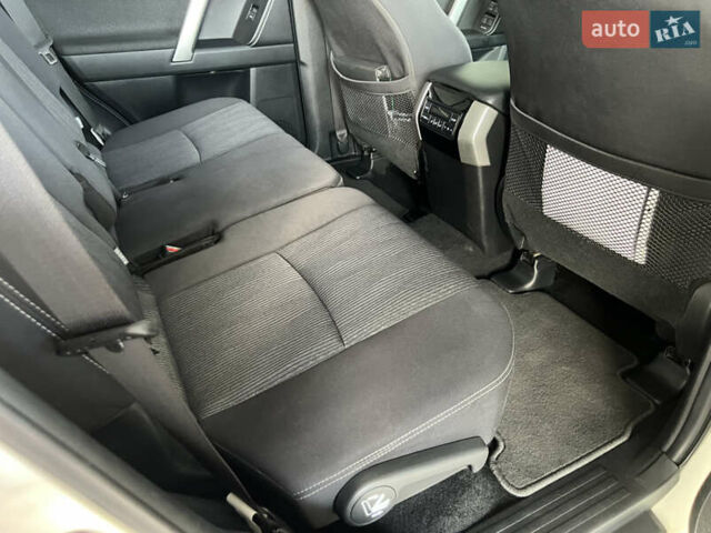 Белый Тойота Ленд Крузер Прадо, объемом двигателя 3.96 л и пробегом 73 тыс. км за 44500 $, фото 18 на Automoto.ua