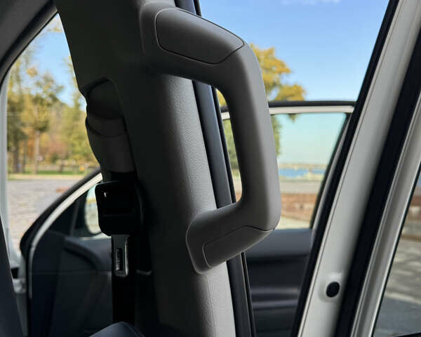 Белый Тойота Ленд Крузер Прадо, объемом двигателя 4 л и пробегом 22 тыс. км за 54999 $, фото 67 на Automoto.ua