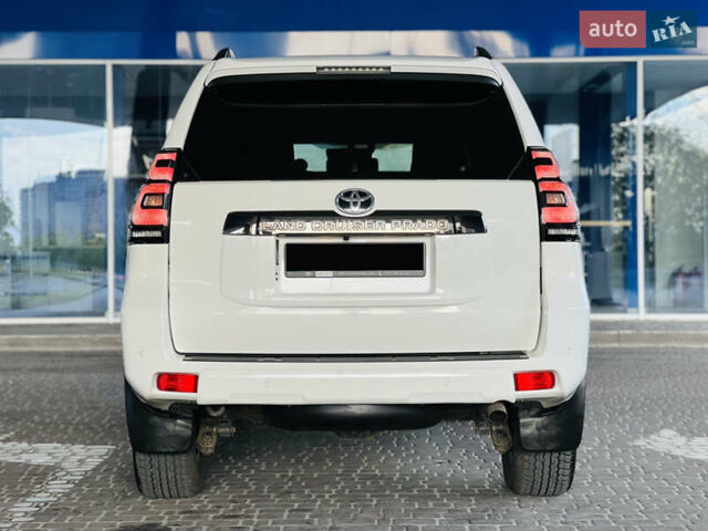 Белый Тойота Ленд Крузер Прадо, объемом двигателя 3.96 л и пробегом 73 тыс. км за 44500 $, фото 12 на Automoto.ua