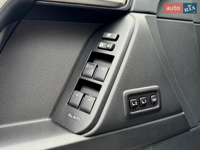 Белый Тойота Ленд Крузер Прадо, объемом двигателя 3.96 л и пробегом 43 тыс. км за 56500 $, фото 27 на Automoto.ua