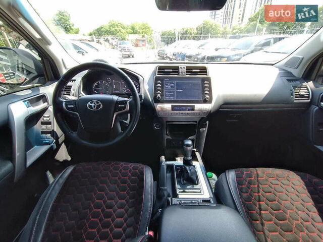 Белый Тойота Ленд Крузер Прадо, объемом двигателя 4 л и пробегом 46 тыс. км за 42990 $, фото 34 на Automoto.ua