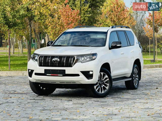 Белый Тойота Ленд Крузер Прадо, объемом двигателя 4 л и пробегом 22 тыс. км за 54999 $, фото 190 на Automoto.ua