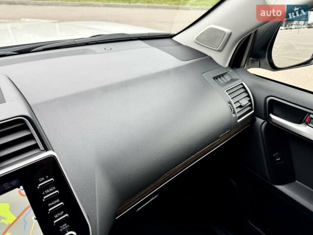 Белый Тойота Ленд Крузер Прадо, объемом двигателя 3.96 л и пробегом 43 тыс. км за 56500 $, фото 50 на Automoto.ua