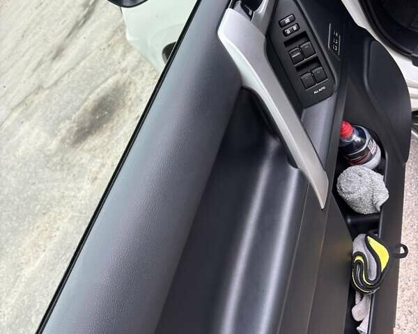 Тойота Ленд Крузер Прадо 2021 в Сумах на Automoto.ua Белый Тойота Ленд Крузер Прадо, объемом двигателя 3.96 л и пробегом 45 тыс. км за 53499 $, фото 23 на Automoto.ua