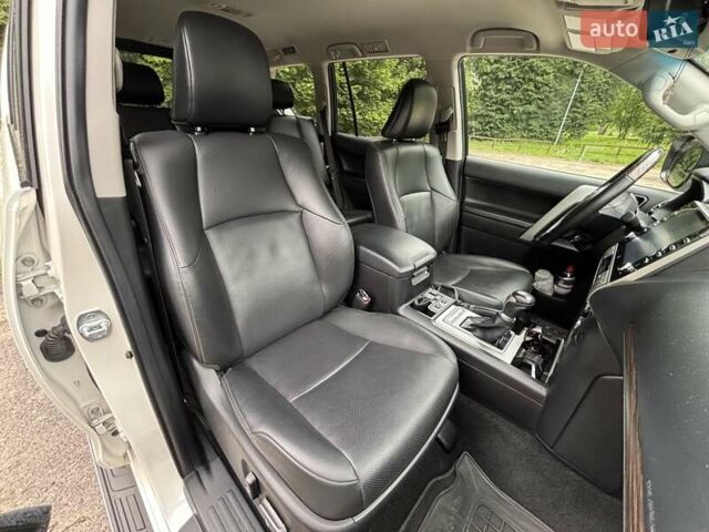 Тойота Ленд Крузер Прадо 2021 в Сумах на Automoto.ua Белый Тойота Ленд Крузер Прадо, объемом двигателя 3.96 л и пробегом 45 тыс. км за 53499 $, фото 49 на Automoto.ua