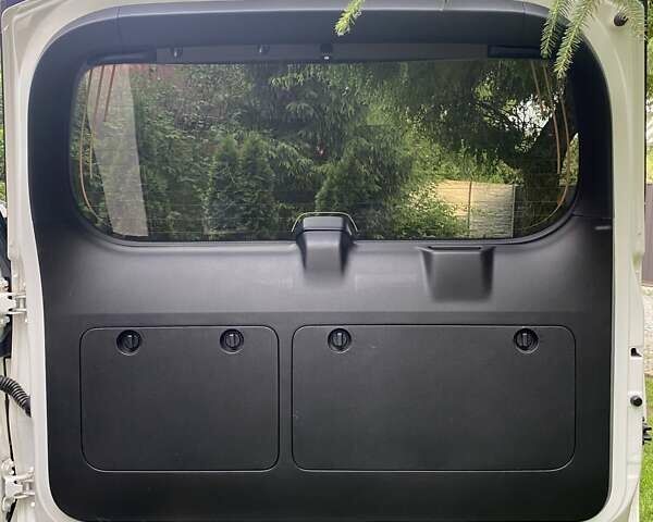 Білий Тойота Ленд Крузер Прадо, об'ємом двигуна 3.96 л та пробігом 15 тис. км за 55000 $, фото 12 на Automoto.ua