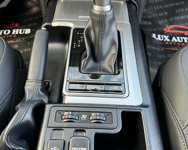 Белый Тойота Ленд Крузер Прадо, объемом двигателя 4 л и пробегом 22 тыс. км за 54999 $, фото 55 на Automoto.ua