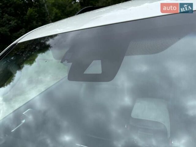 Тойота Ленд Крузер Прадо 2021 в Сумах на Automoto.ua Белый Тойота Ленд Крузер Прадо, объемом двигателя 3.96 л и пробегом 45 тыс. км за 53499 $, фото 18 на Automoto.ua