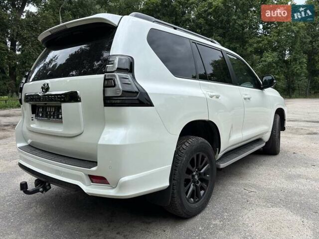 Тойота Ленд Крузер Прадо 2021 в Сумах на Automoto.ua Белый Тойота Ленд Крузер Прадо, объемом двигателя 3.96 л и пробегом 45 тыс. км за 53499 $, фото 8 на Automoto.ua