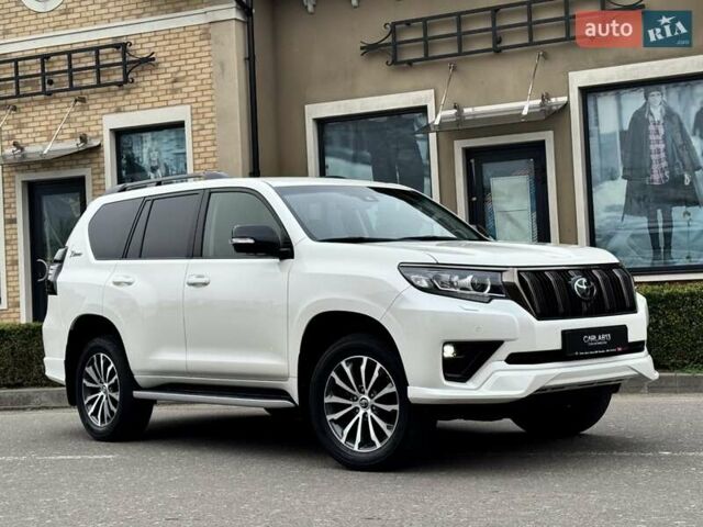Белый Тойота Ленд Крузер Прадо, объемом двигателя 3.96 л и пробегом 43 тыс. км за 56500 $, фото 6 на Automoto.ua