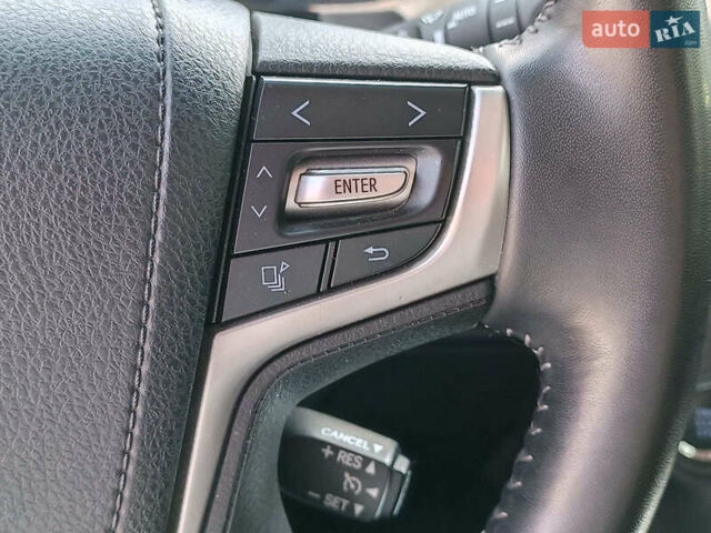 Белый Тойота Ленд Крузер Прадо, объемом двигателя 4 л и пробегом 46 тыс. км за 42990 $, фото 25 на Automoto.ua