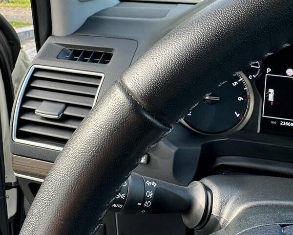 Белый Тойота Ленд Крузер Прадо, объемом двигателя 4 л и пробегом 22 тыс. км за 54999 $, фото 96 на Automoto.ua