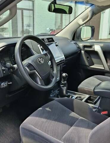 Белый Тойота Ленд Крузер Прадо, объемом двигателя 2.69 л и пробегом 73 тыс. км за 35000 $, фото 6 на Automoto.ua