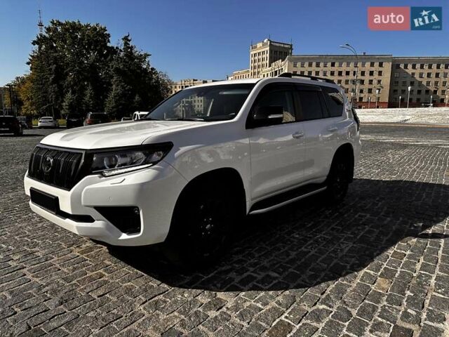 Белый Тойота Ленд Крузер Прадо, объемом двигателя 2.76 л и пробегом 70 тыс. км за 48500 $, фото 6 на Automoto.ua