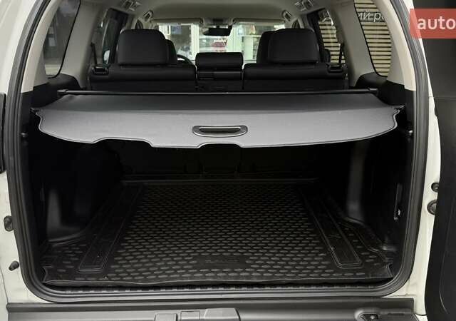 Белый Тойота Ленд Крузер Прадо, объемом двигателя 3.96 л и пробегом 78 тыс. км за 43500 $, фото 17 на Automoto.ua