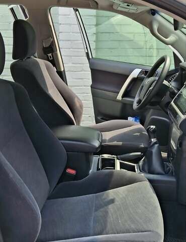 Белый Тойота Ленд Крузер Прадо, объемом двигателя 2.69 л и пробегом 73 тыс. км за 35000 $, фото 9 на Automoto.ua