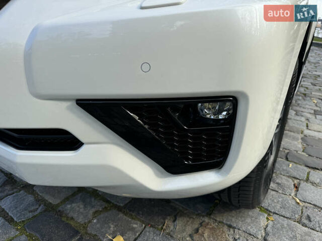 Белый Тойота Ленд Крузер Прадо, объемом двигателя 4 л и пробегом 22 тыс. км за 54999 $, фото 150 на Automoto.ua