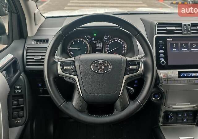 Белый Тойота Ленд Крузер Прадо, объемом двигателя 2.76 л и пробегом 94 тыс. км за 43250 $, фото 8 на Automoto.ua