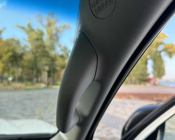 Белый Тойота Ленд Крузер Прадо, объемом двигателя 4 л и пробегом 22 тыс. км за 54999 $, фото 75 на Automoto.ua