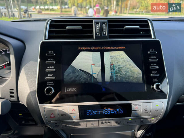 Белый Тойота Ленд Крузер Прадо, объемом двигателя 4 л и пробегом 22 тыс. км за 54999 $, фото 101 на Automoto.ua