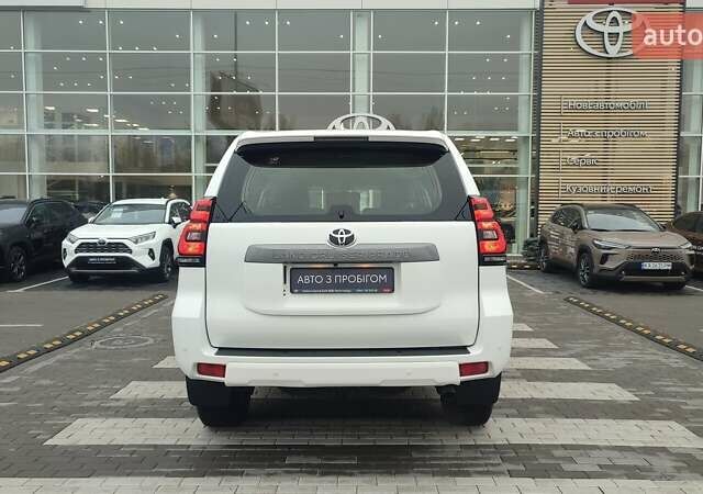 Белый Тойота Ленд Крузер Прадо, объемом двигателя 2.76 л и пробегом 94 тыс. км за 43250 $, фото 3 на Automoto.ua