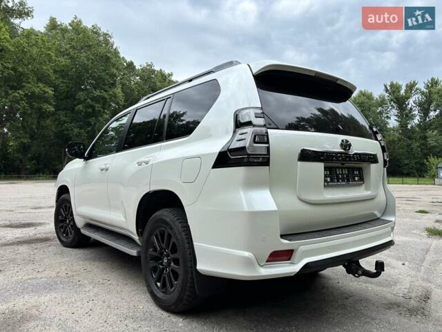 Тойота Ленд Крузер Прадо 2021 в Сумах на Automoto.ua Белый Тойота Ленд Крузер Прадо, объемом двигателя 3.96 л и пробегом 45 тыс. км за 53499 $, фото 6 на Automoto.ua