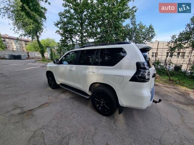 Белый Тойота Ленд Крузер Прадо, объемом двигателя 3.96 л и пробегом 108 тыс. км за 46000 $, фото 1 на Automoto.ua