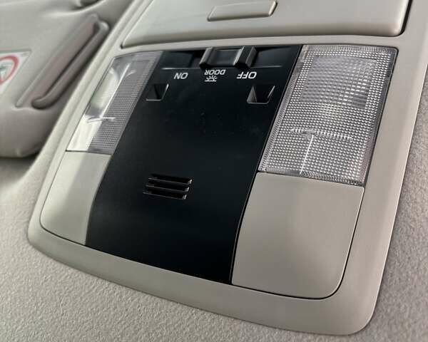 Тойота Ленд Крузер Прадо 2021 в Сумах на Automoto.ua Белый Тойота Ленд Крузер Прадо, объемом двигателя 3.96 л и пробегом 45 тыс. км за 53499 $, фото 32 на Automoto.ua