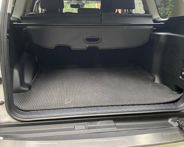 Білий Тойота Ленд Крузер Прадо, об'ємом двигуна 3.96 л та пробігом 15 тис. км за 55000 $, фото 13 на Automoto.ua