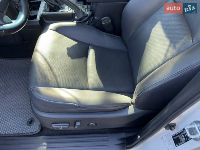 Белый Тойота Ленд Крузер Прадо, объемом двигателя 3.96 л и пробегом 80 тыс. км за 47500 $, фото 9 на Automoto.ua