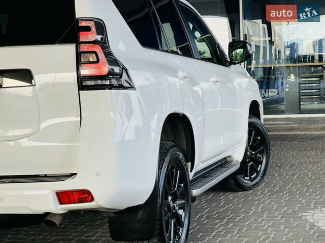 Белый Тойота Ленд Крузер Прадо, объемом двигателя 3.96 л и пробегом 73 тыс. км за 44500 $, фото 6 на Automoto.ua