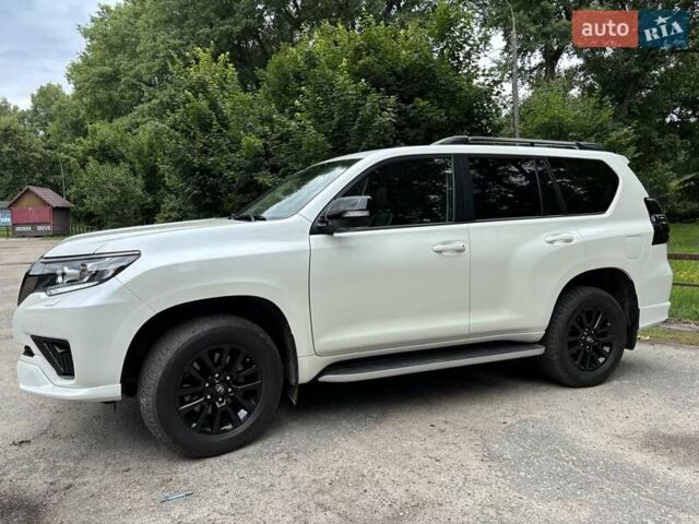 Тойота Ленд Крузер Прадо 2021 в Сумах на Automoto.ua Белый Тойота Ленд Крузер Прадо, объемом двигателя 3.96 л и пробегом 45 тыс. км за 53499 $, фото 4 на Automoto.ua