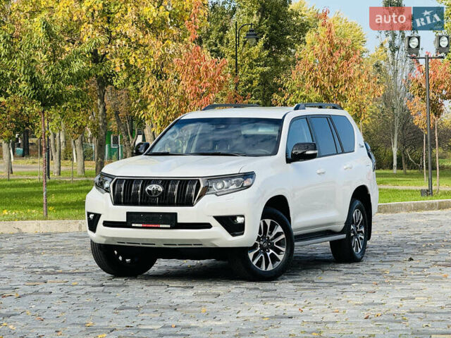 Белый Тойота Ленд Крузер Прадо, объемом двигателя 4 л и пробегом 22 тыс. км за 54999 $, фото 16 на Automoto.ua