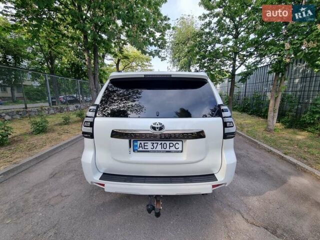 Белый Тойота Ленд Крузер Прадо, объемом двигателя 3.96 л и пробегом 108 тыс. км за 46000 $, фото 5 на Automoto.ua