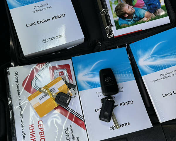 Белый Тойота Ленд Крузер Прадо, объемом двигателя 4 л и пробегом 22 тыс. км за 54999 $, фото 107 на Automoto.ua