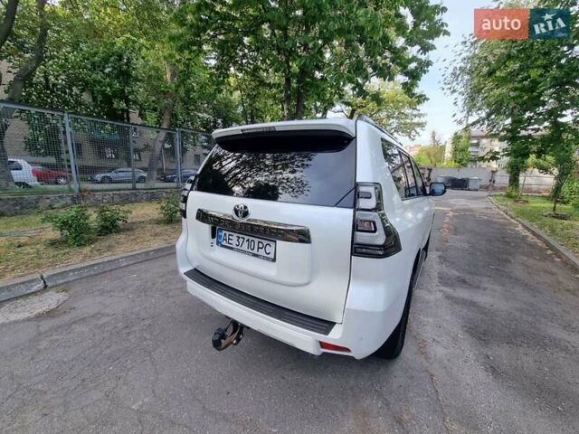 Белый Тойота Ленд Крузер Прадо, объемом двигателя 3.96 л и пробегом 108 тыс. км за 46000 $, фото 6 на Automoto.ua