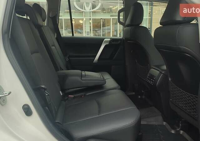 Белый Тойота Ленд Крузер Прадо, объемом двигателя 2.76 л и пробегом 94 тыс. км за 43250 $, фото 6 на Automoto.ua