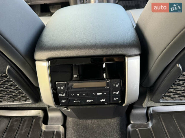 Белый Тойота Ленд Крузер Прадо, объемом двигателя 4 л и пробегом 22 тыс. км за 54999 $, фото 62 на Automoto.ua