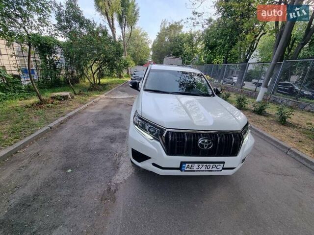 Белый Тойота Ленд Крузер Прадо, объемом двигателя 3.96 л и пробегом 108 тыс. км за 46000 $, фото 12 на Automoto.ua